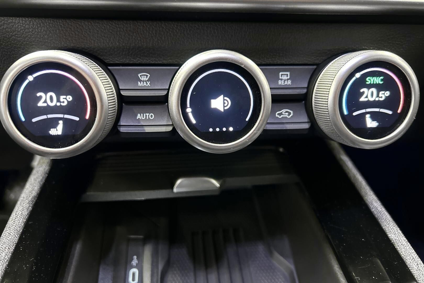 SKODA SUPERB iso kuva 20