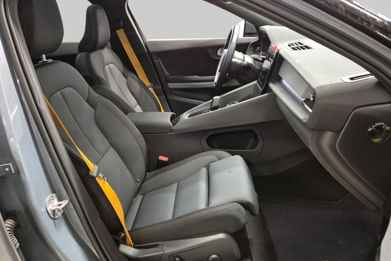 POLESTAR 2 iso kuva 3