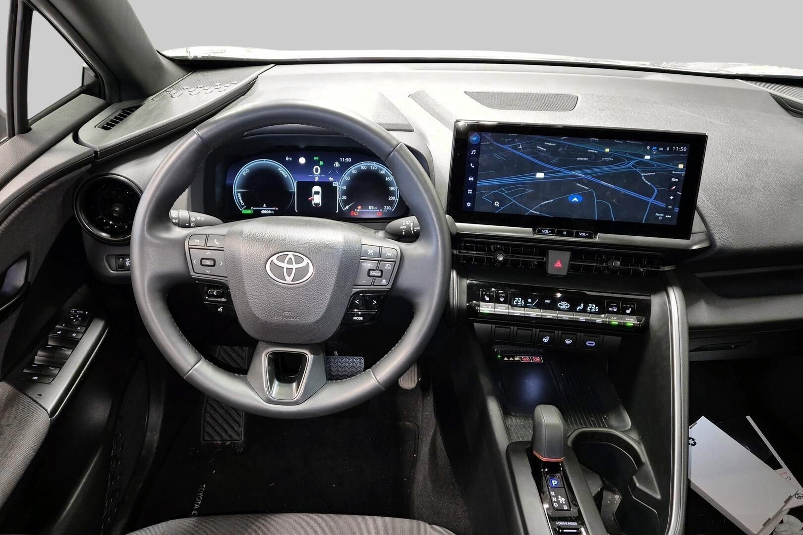 TOYOTA C-HR iso kuva 1