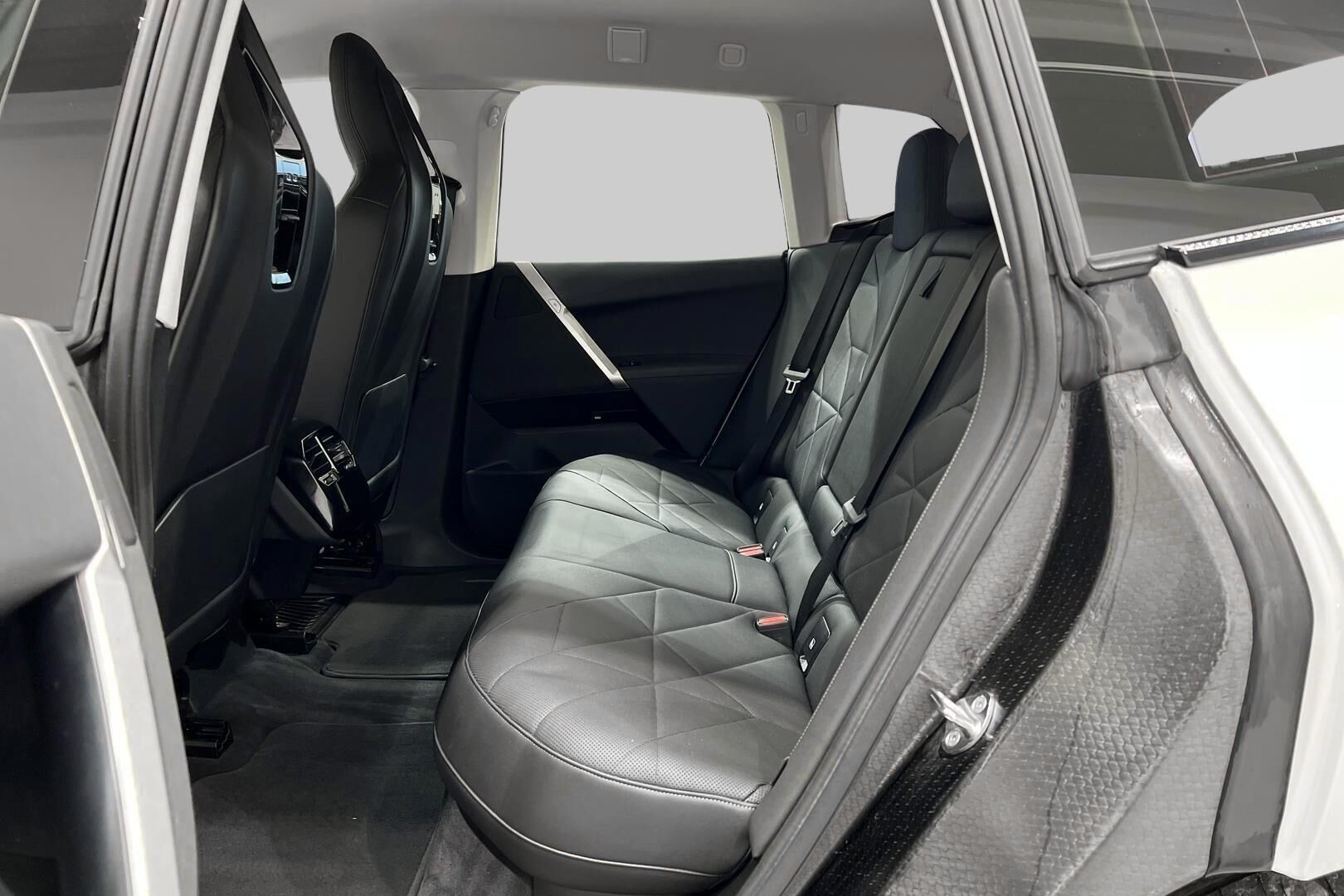 BMW IX iso kuva 9