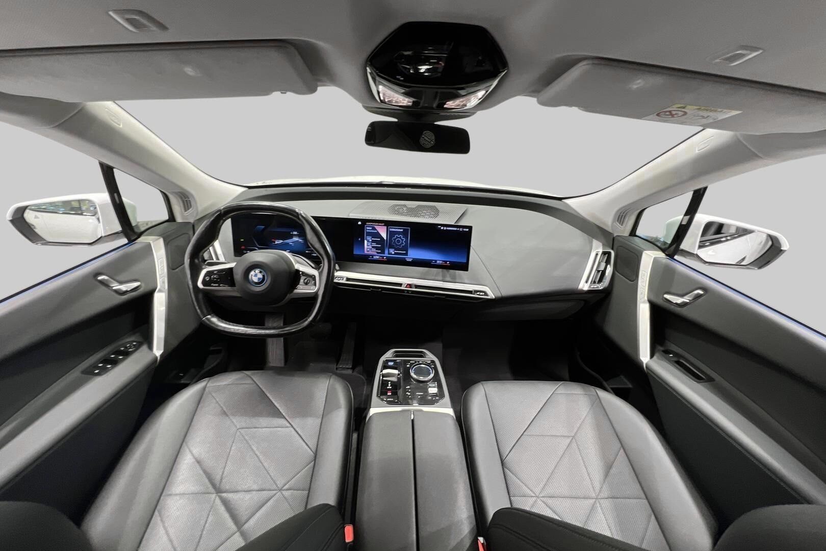 BMW IX iso kuva 10