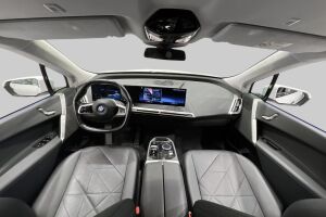 BMW IX esikatselu 10