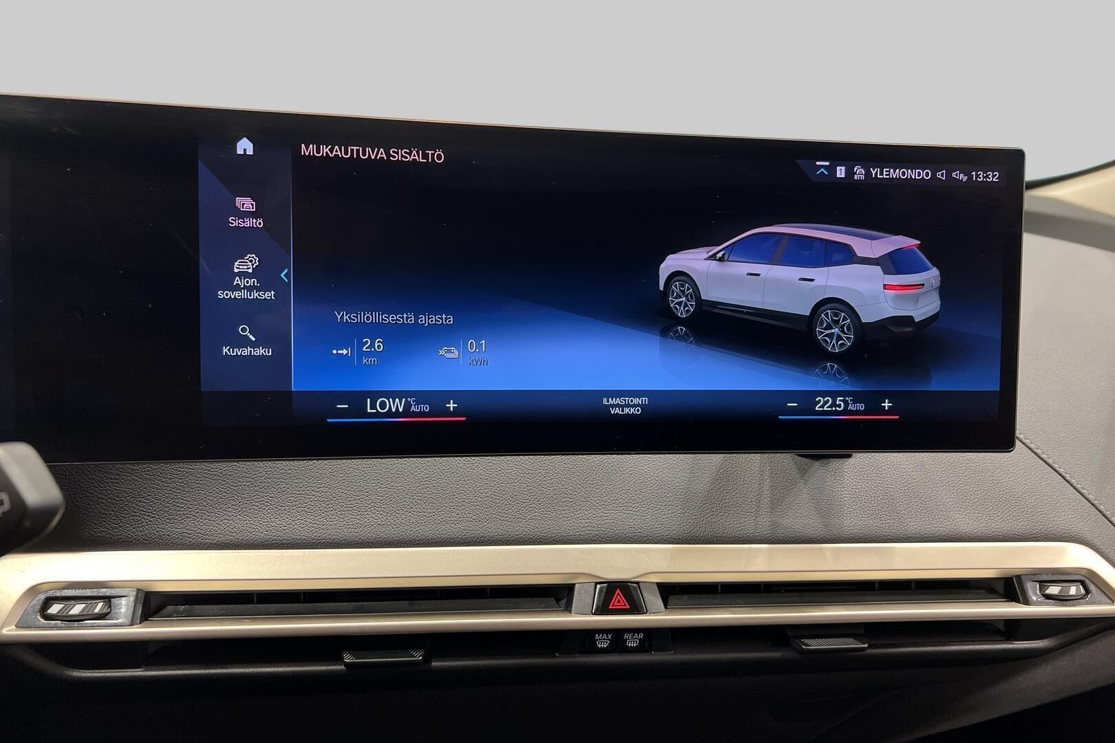 BMW IX iso kuva 18