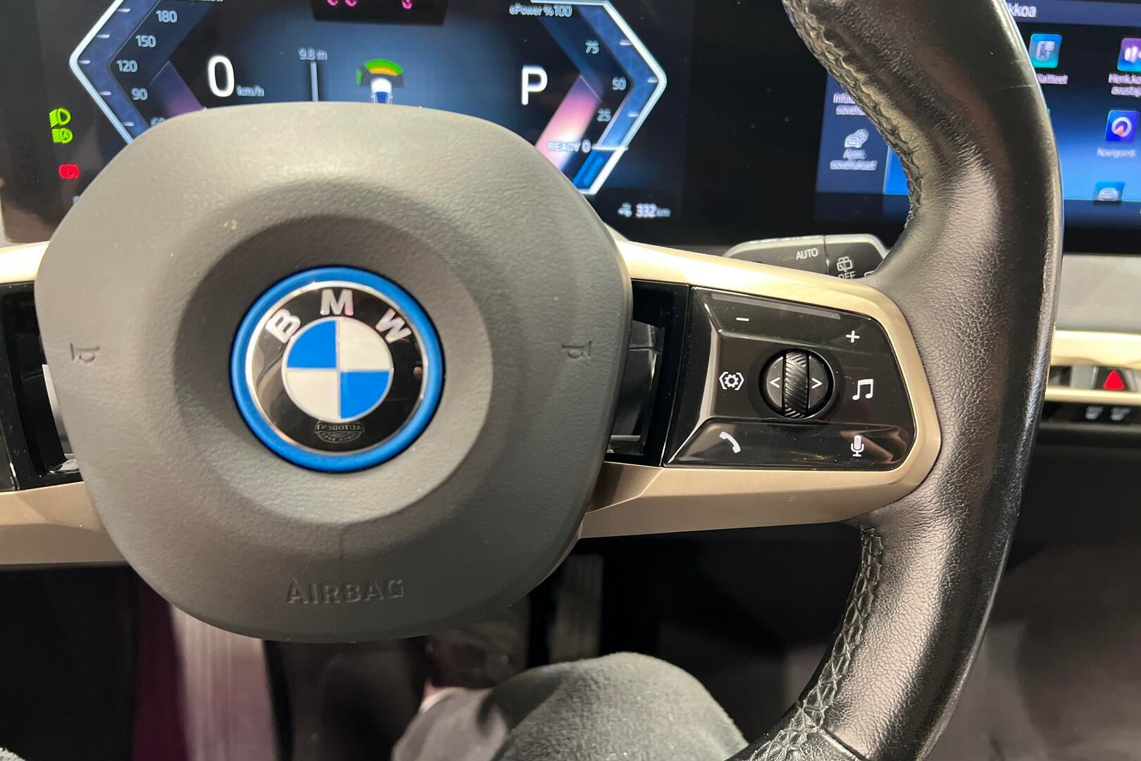 BMW IX iso kuva 25
