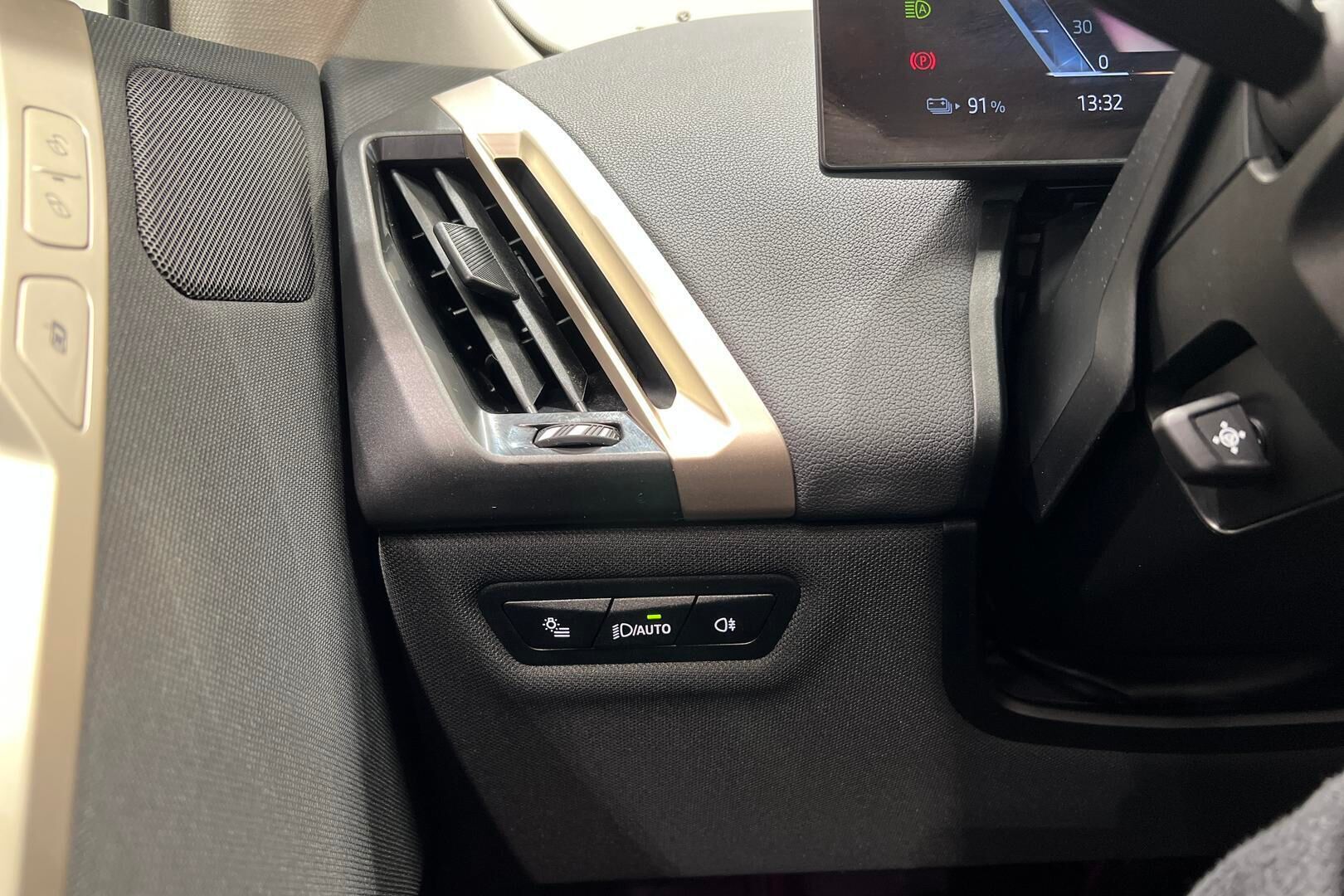 BMW IX iso kuva 27