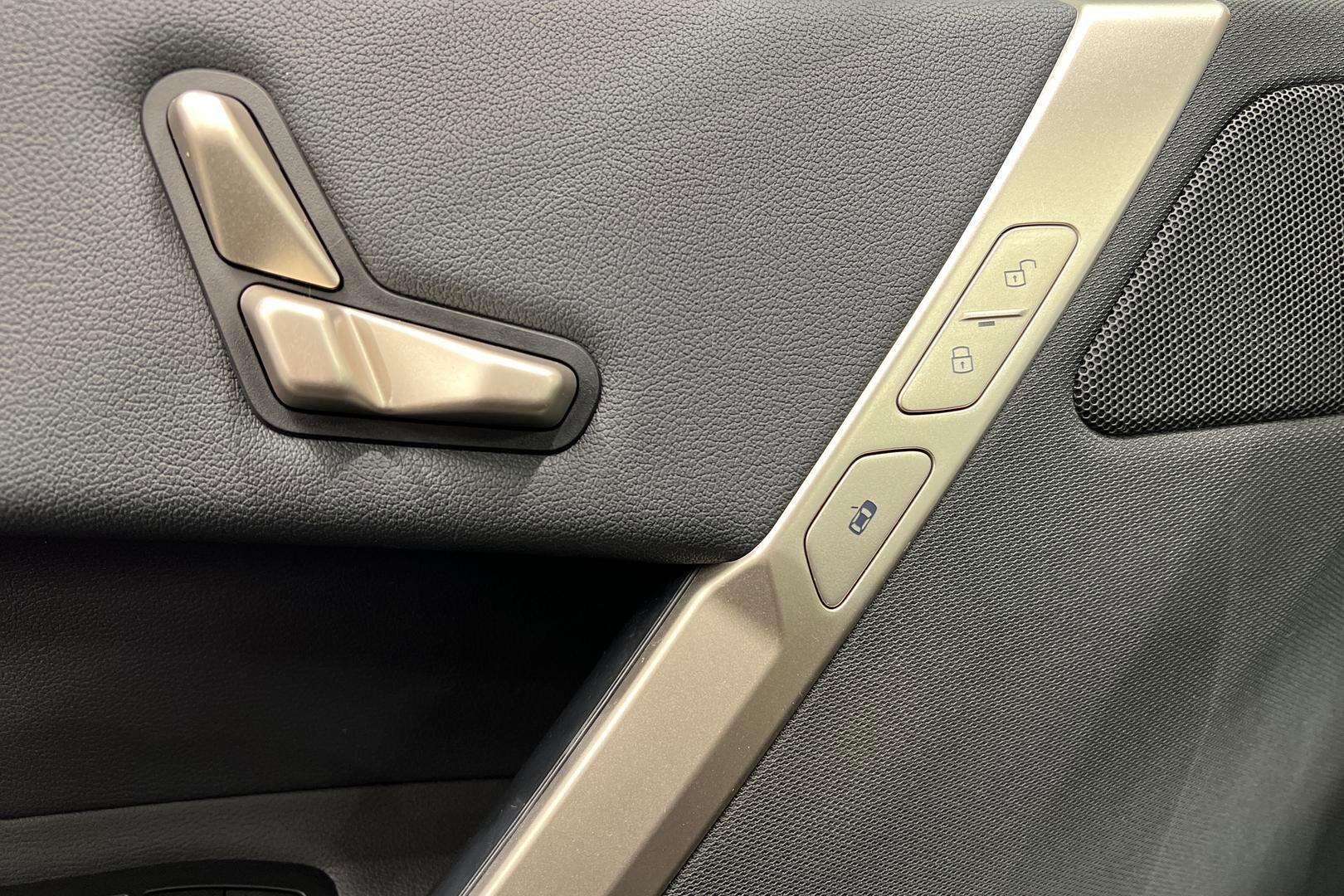 BMW IX iso kuva 28