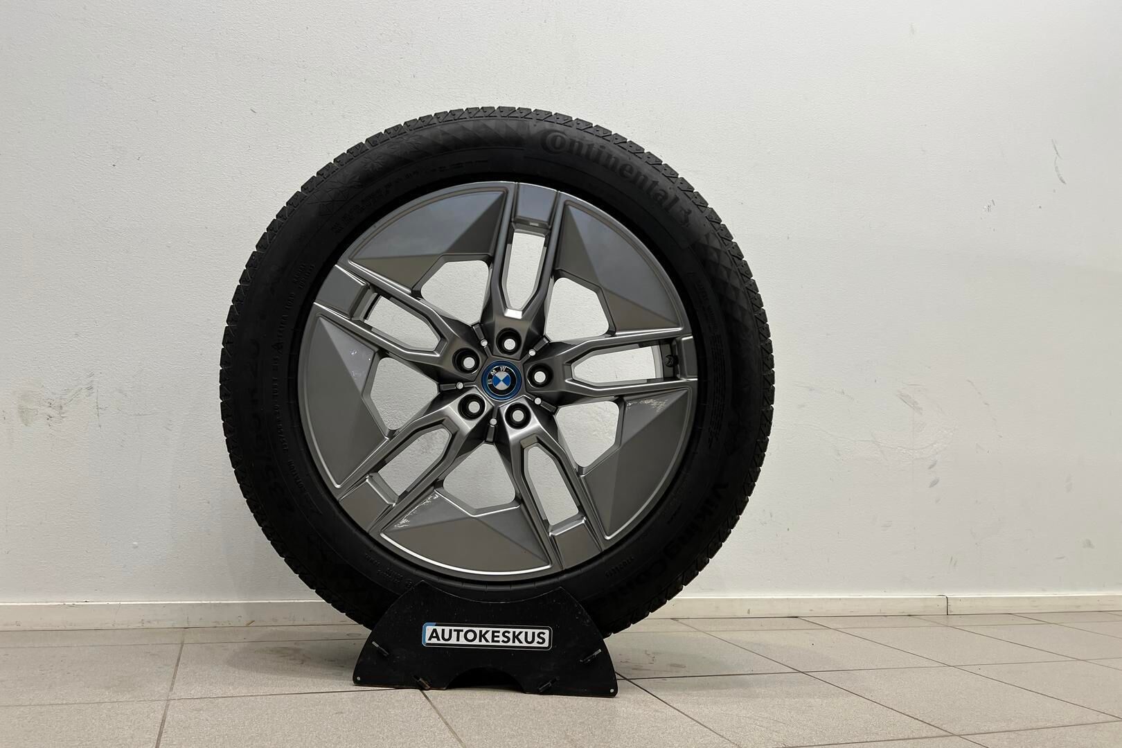 BMW IX iso kuva 36