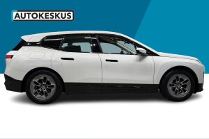 BMW IX esikatselu 3