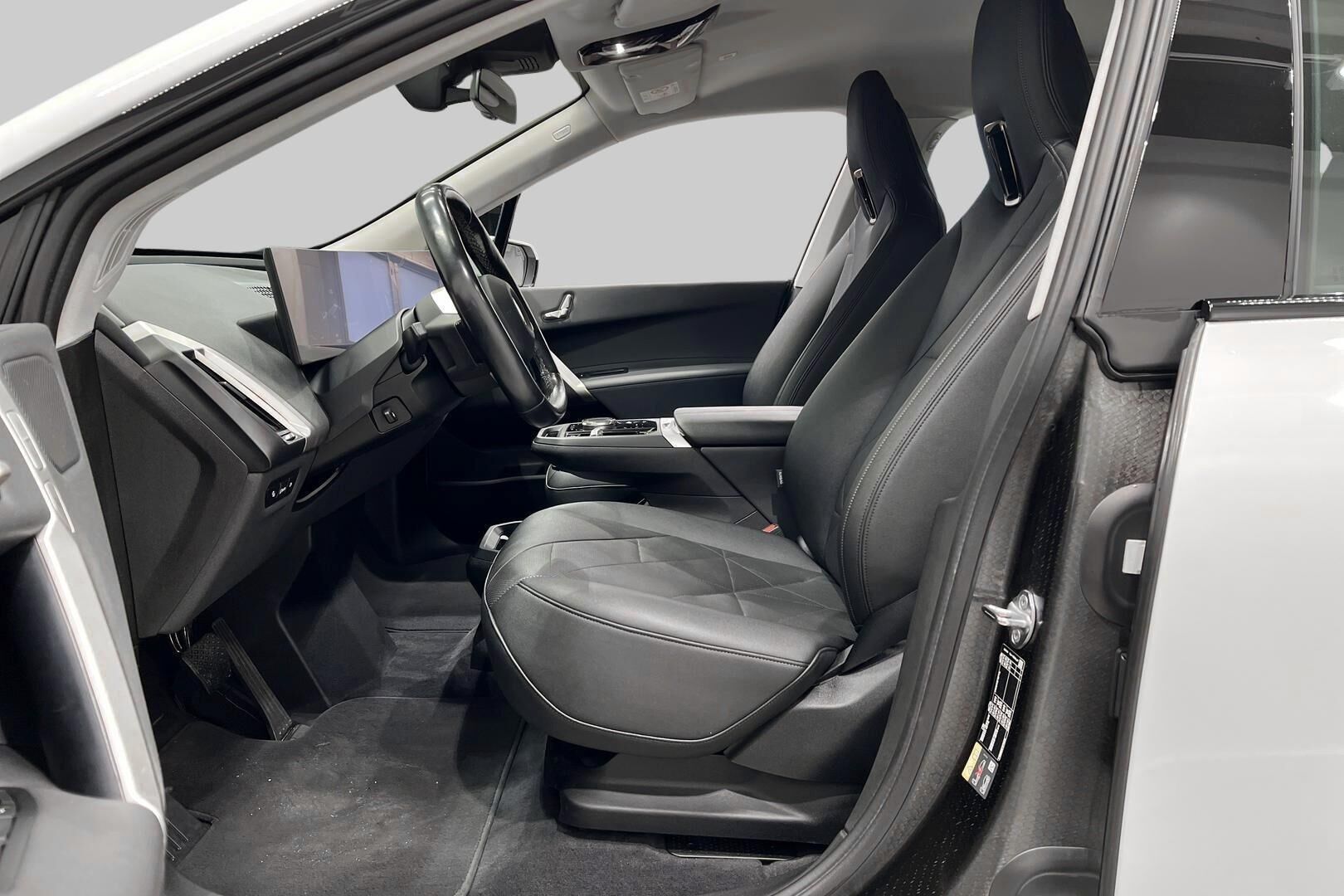 BMW IX iso kuva 8