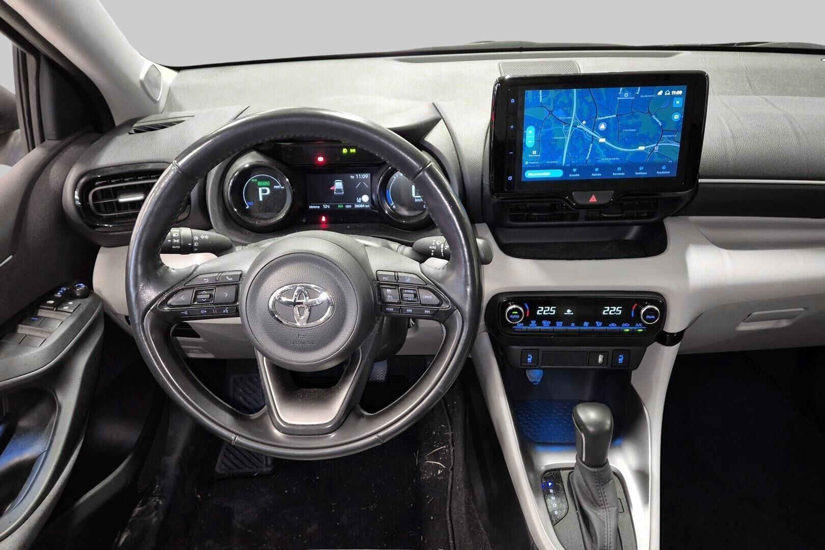 TOYOTA YARIS iso kuva 1