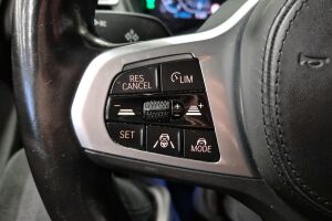 BMW IX3 esikatselu 8