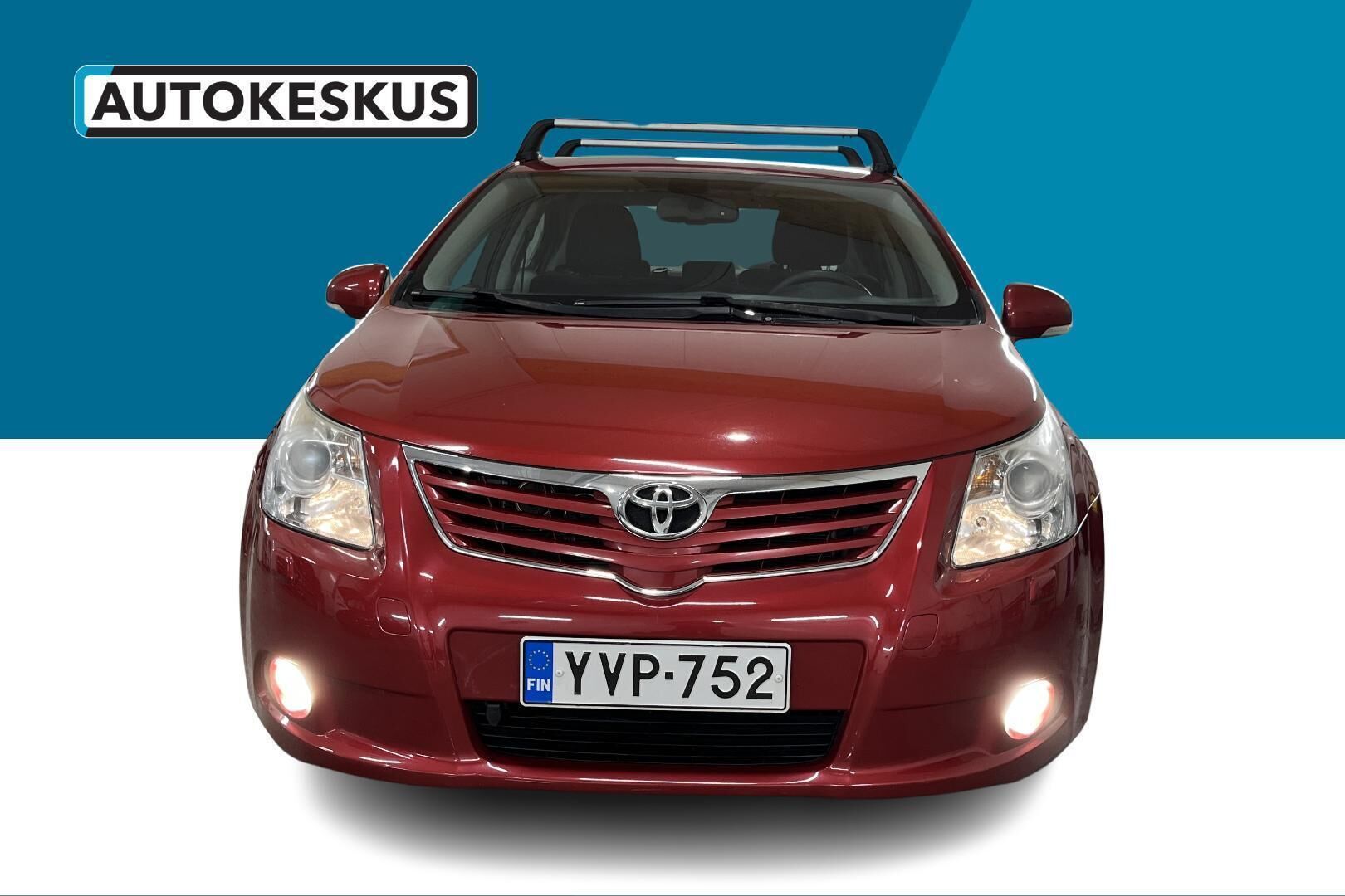Toyota Avensis iso kuva 2