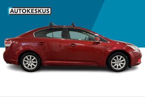 Toyota Avensis esikatselu 4