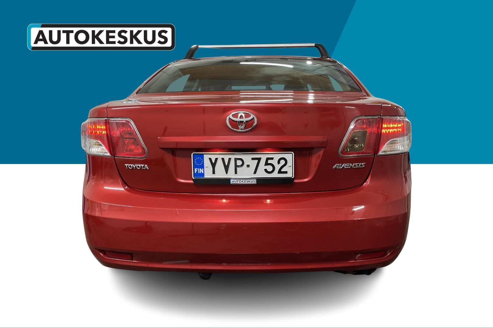 Toyota Avensis iso kuva 6