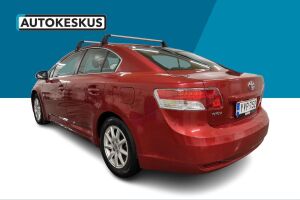 Toyota Avensis esikatselu 6