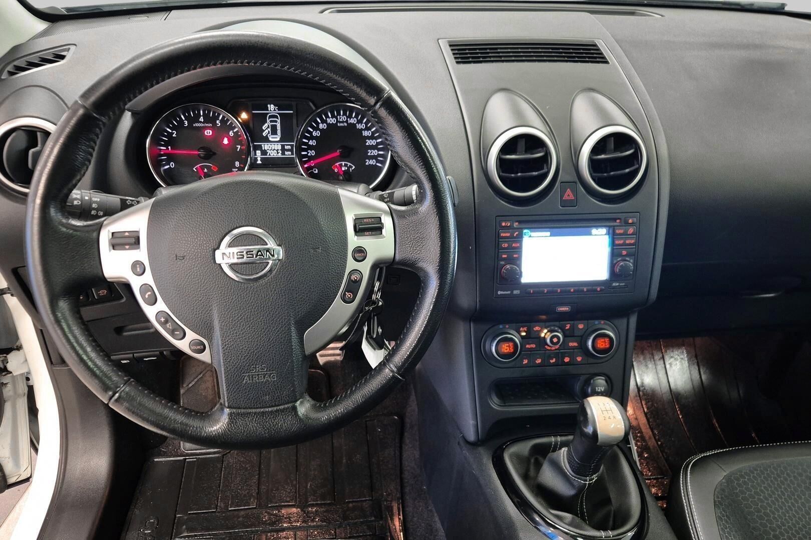 Nissan Qashqai iso kuva 11