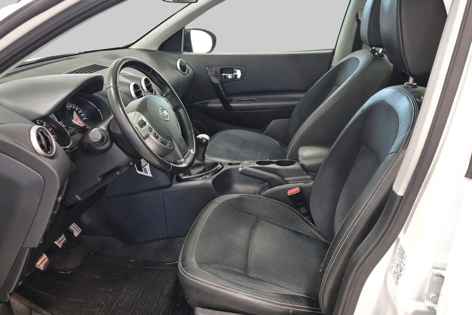 Nissan Qashqai iso kuva 9