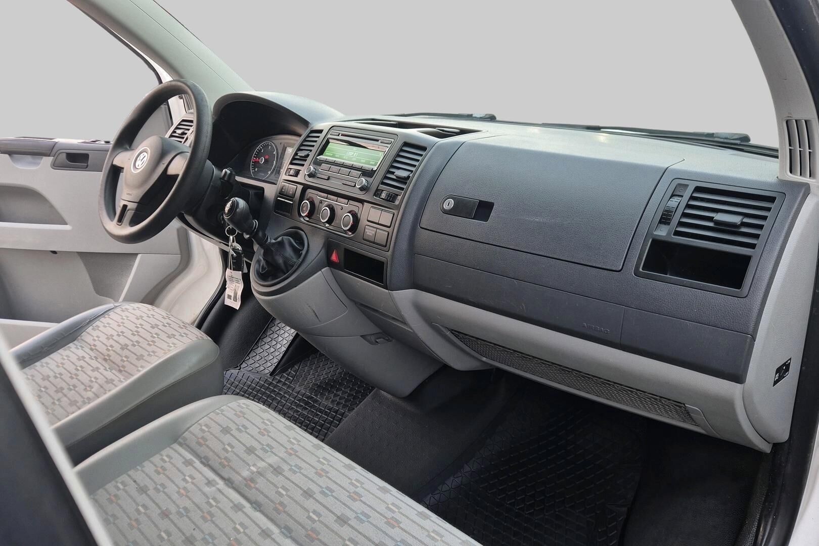 Volkswagen Transporter iso kuva 11