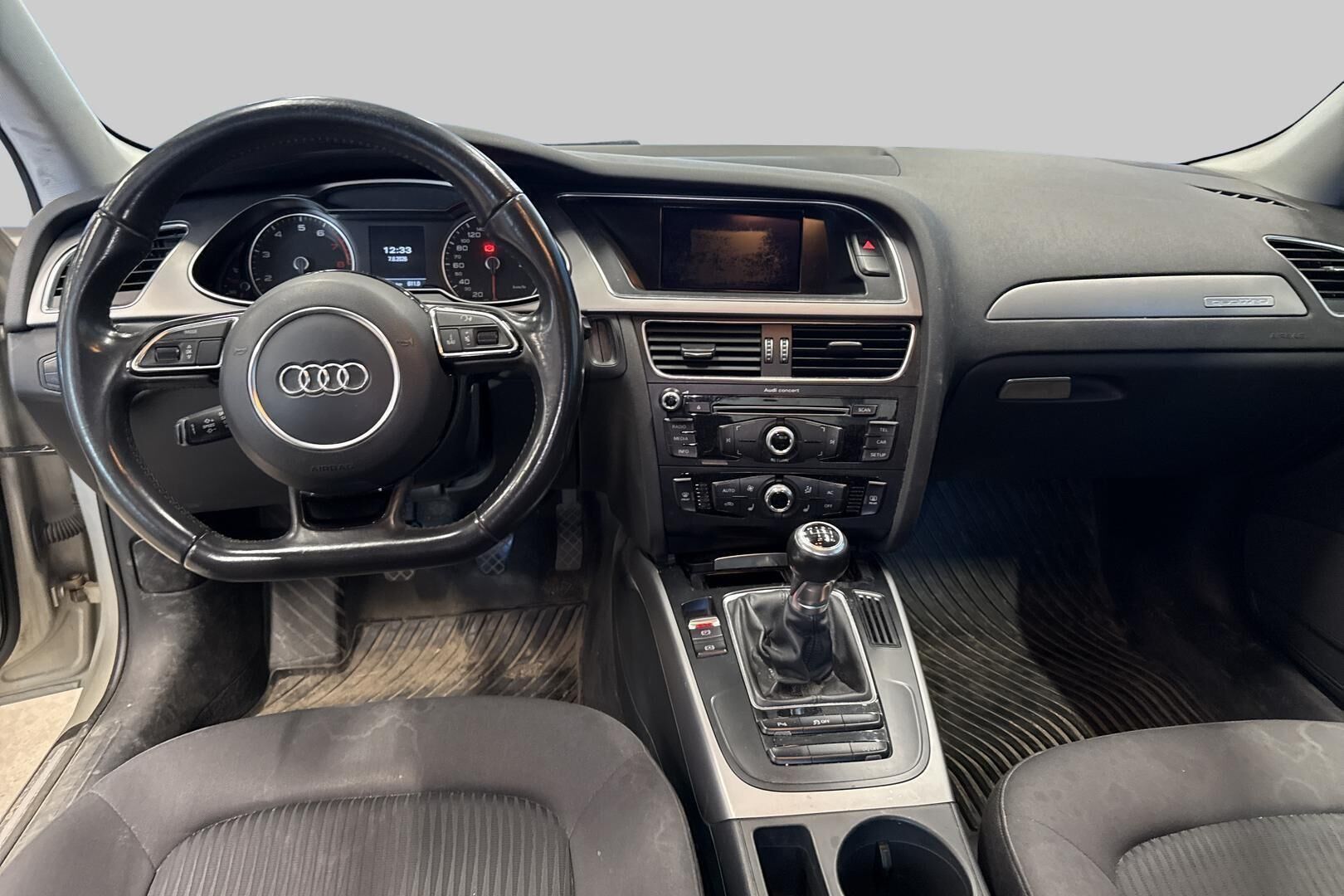 Audi A4 iso kuva 10