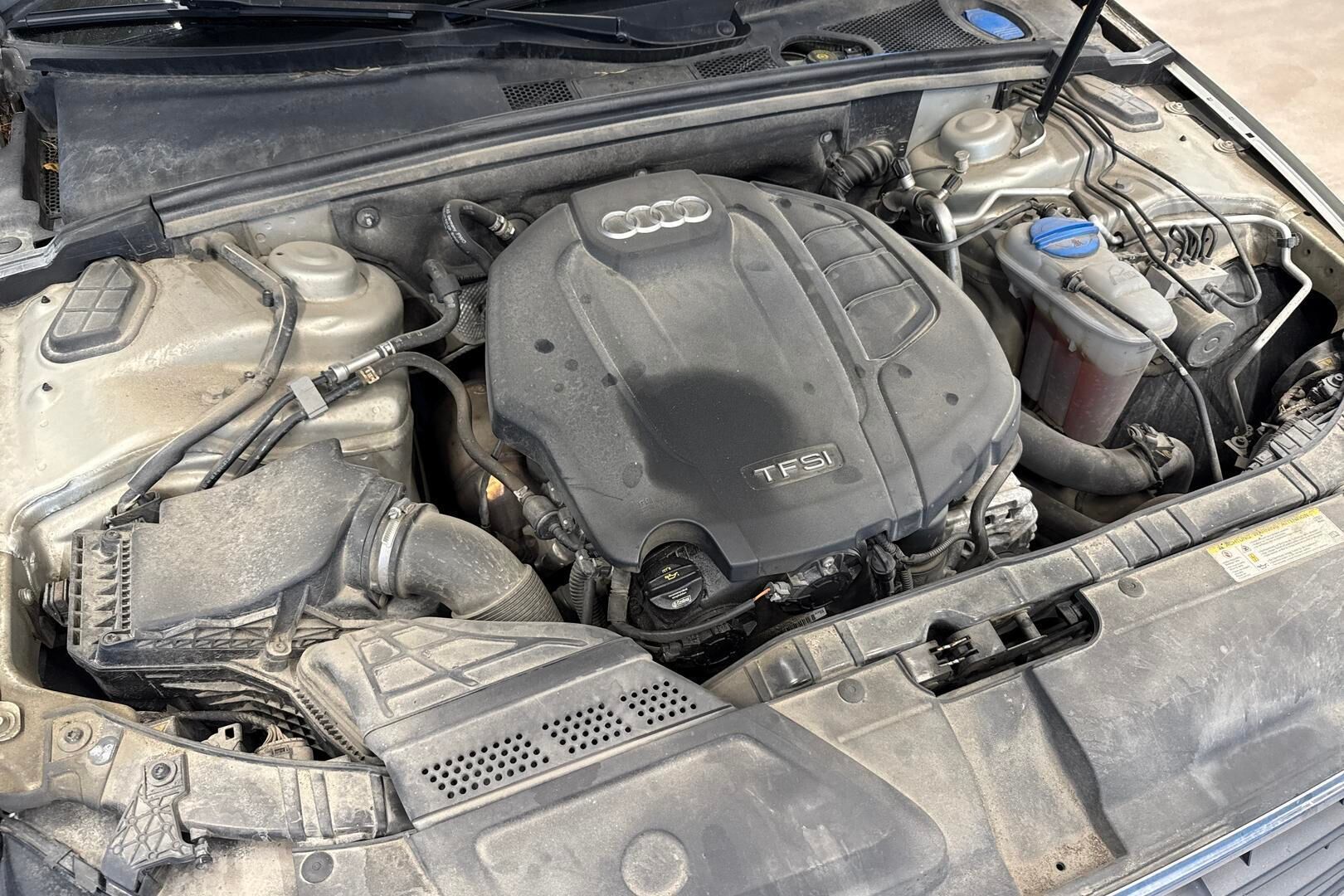 Audi A4 iso kuva 22