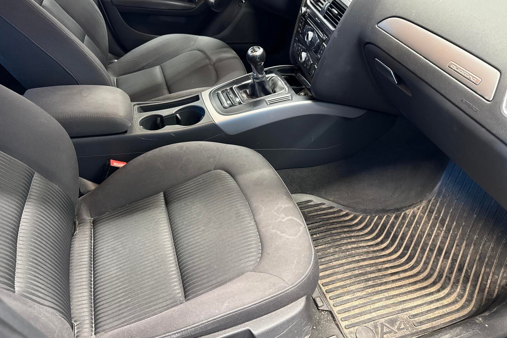 Audi A4 iso kuva 23