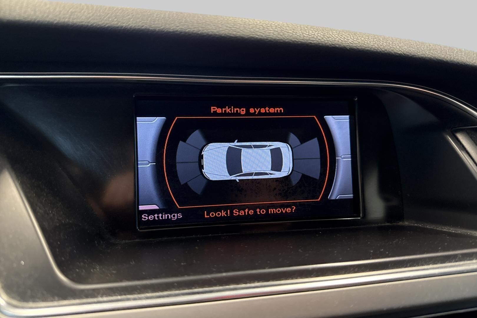 Audi A4 iso kuva 38