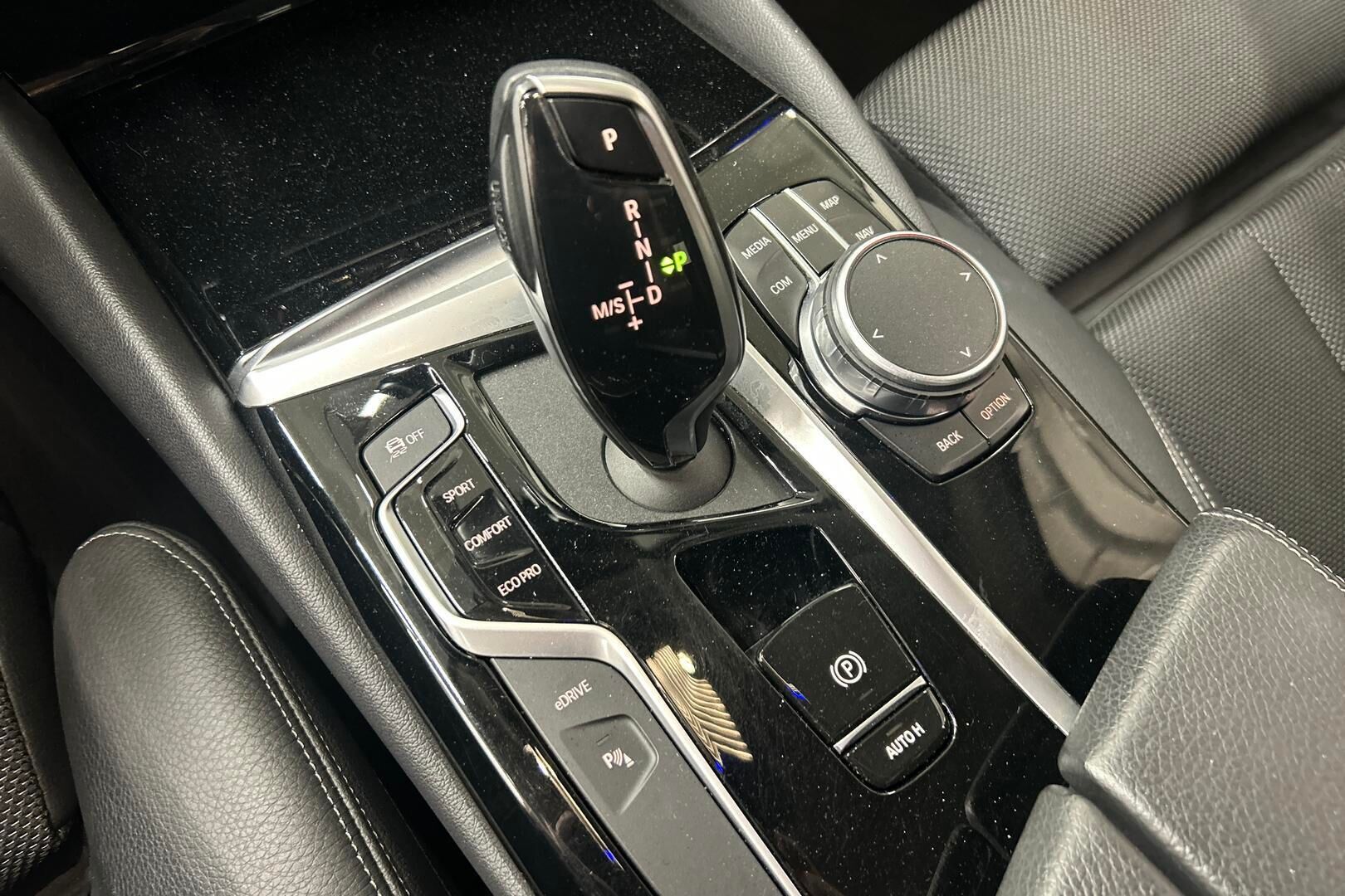 BMW 5-sarja iso kuva 23