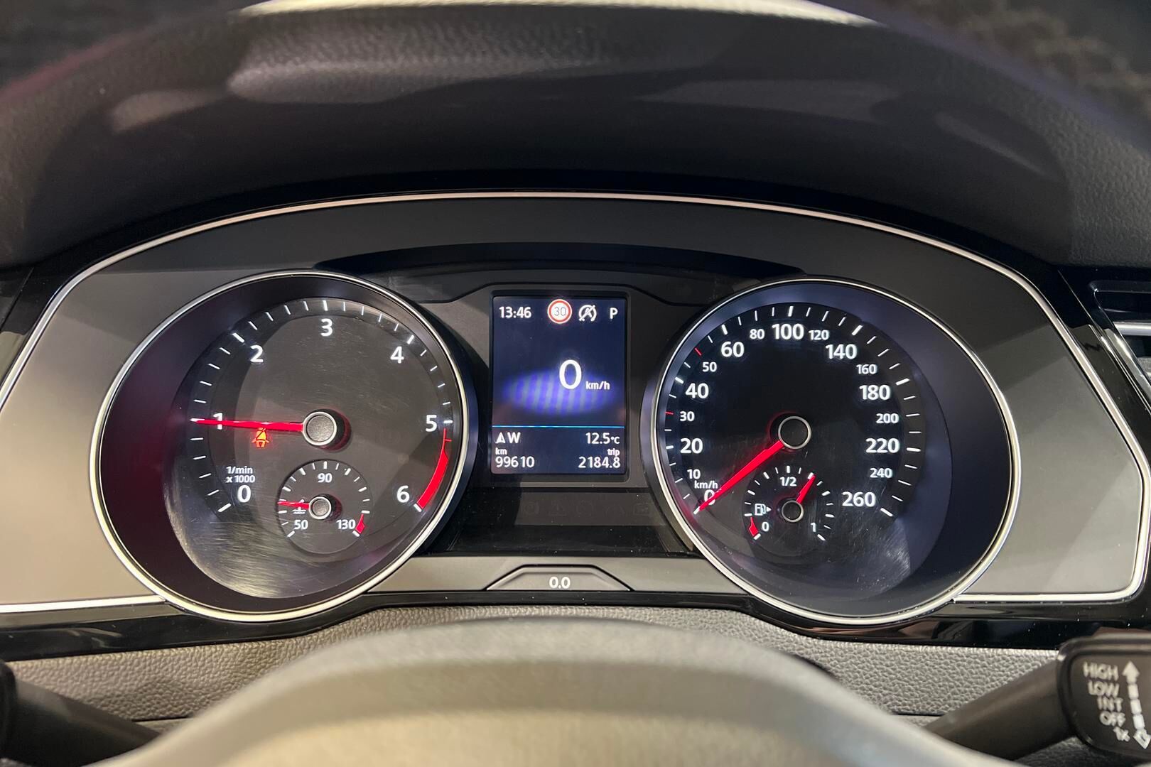 Volkswagen Passat iso kuva 14