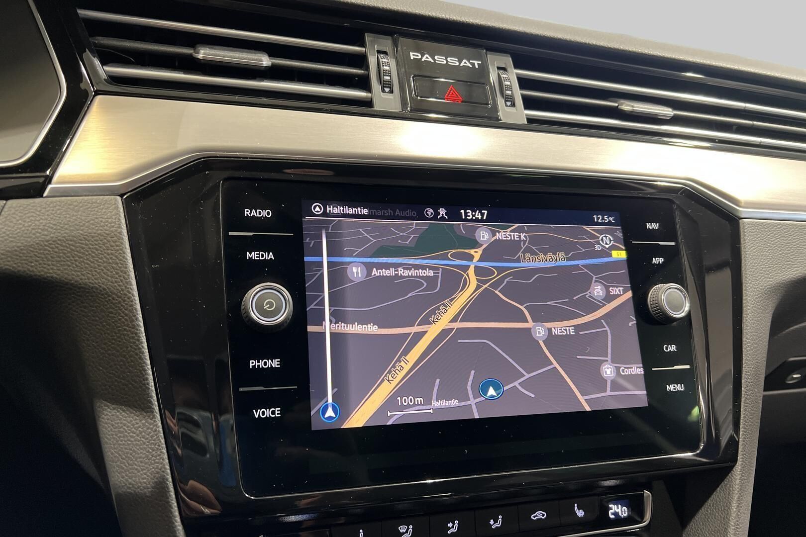 Volkswagen Passat iso kuva 15
