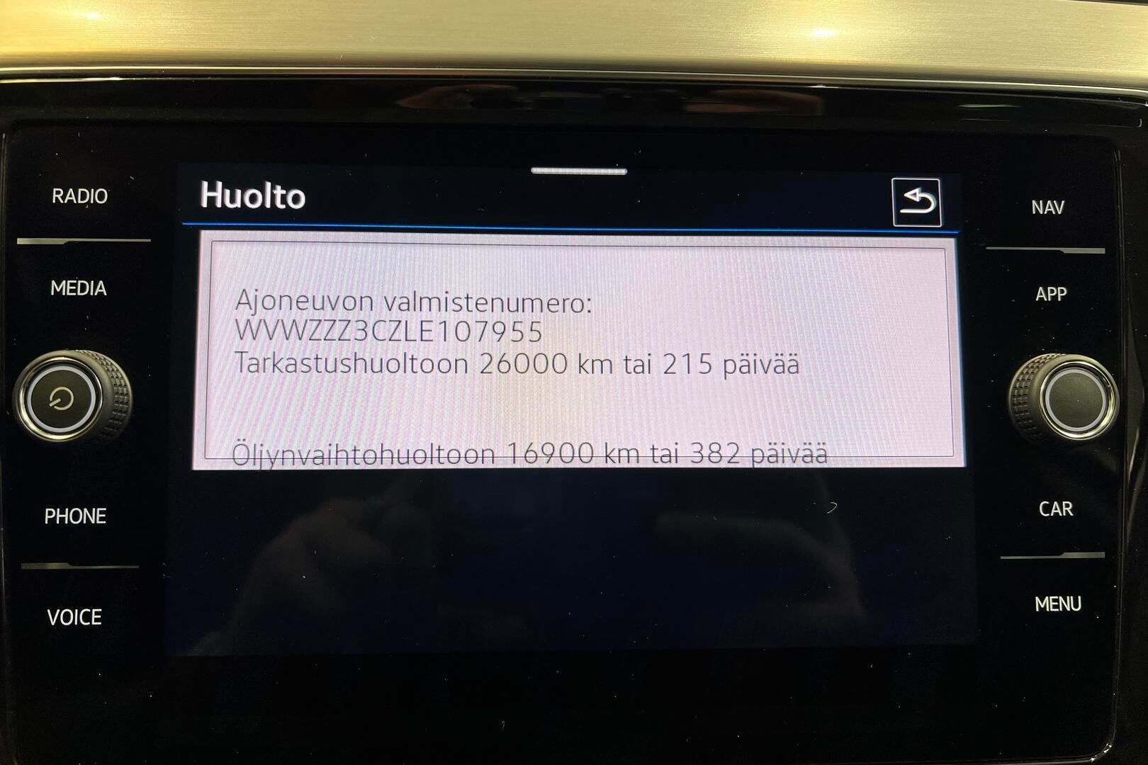 Volkswagen Passat iso kuva 17