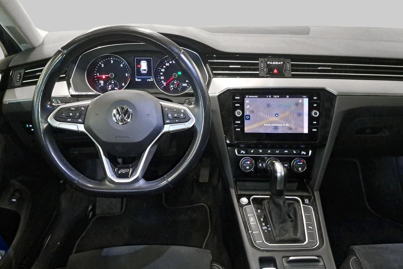 Volkswagen Passat iso kuva 2
