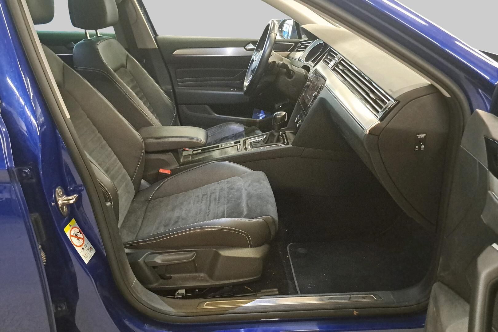 Volkswagen Passat iso kuva 5