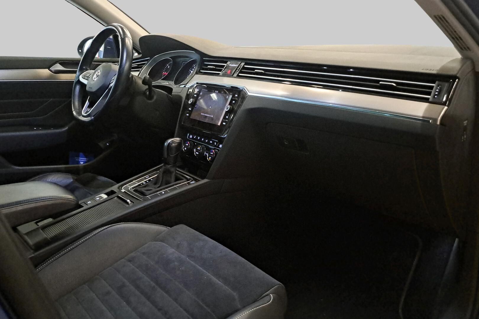 Volkswagen Passat iso kuva 6