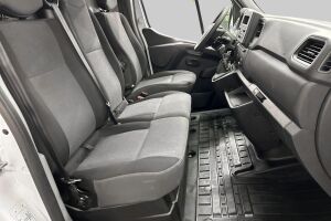 Nissan NV400 esikatselu 12