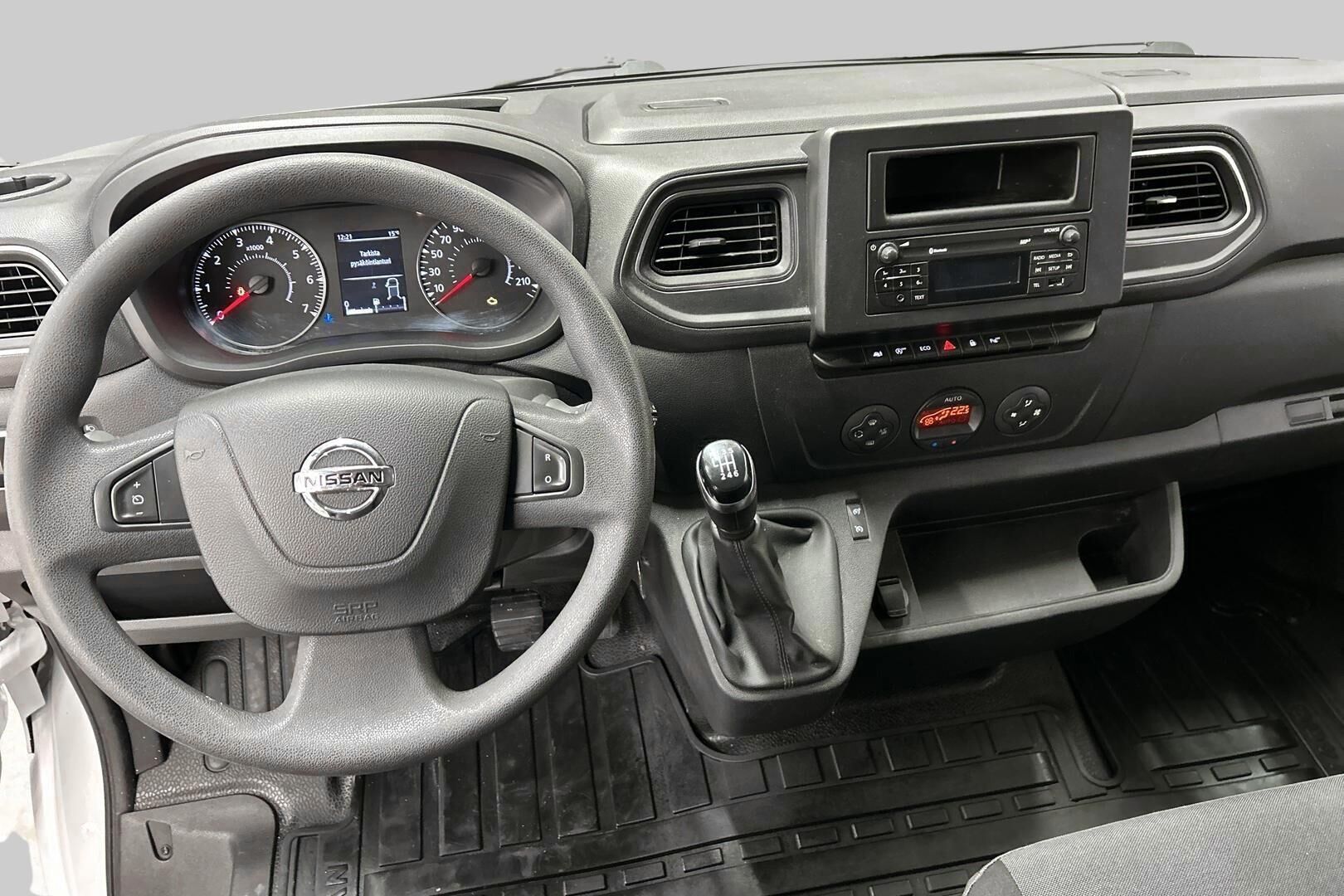 Nissan NV400 iso kuva 13