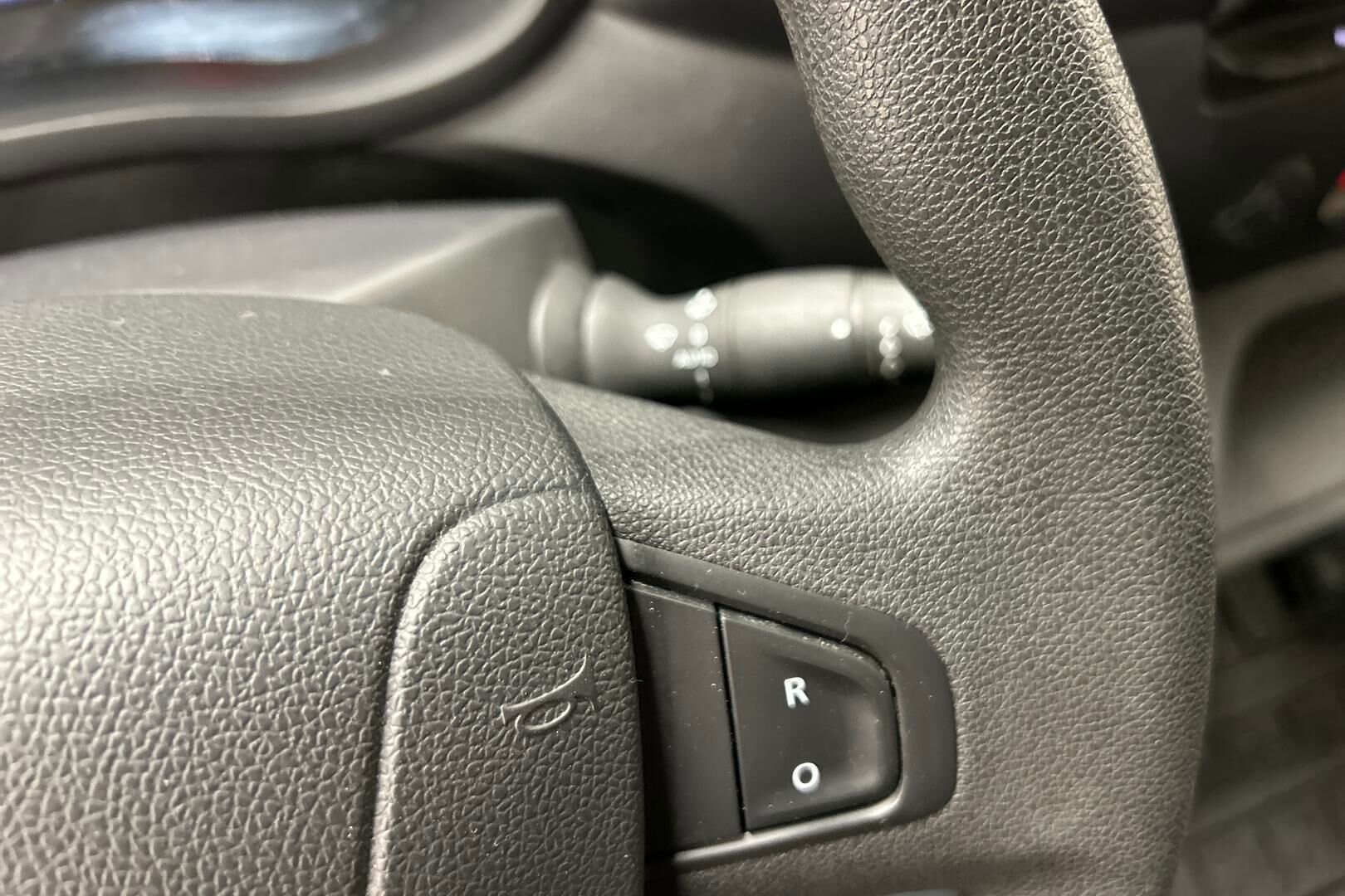 Nissan NV400 iso kuva 18