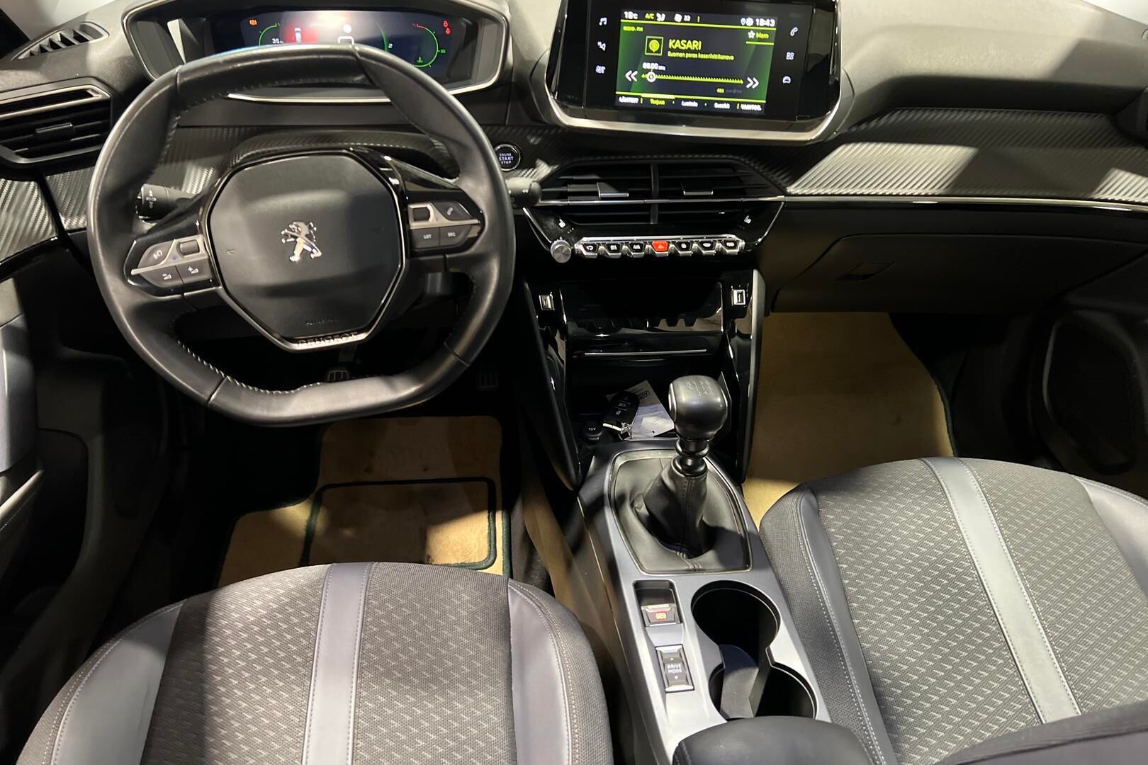 Peugeot 2008 iso kuva 11