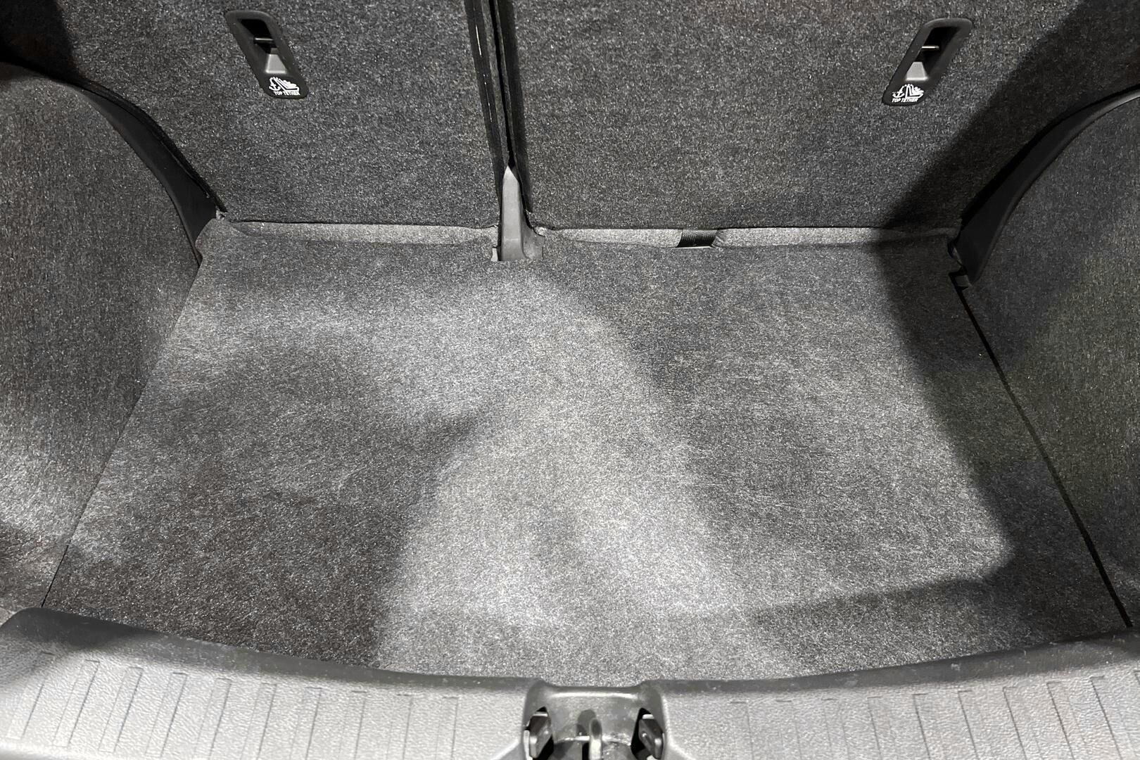 Nissan Micra iso kuva 18