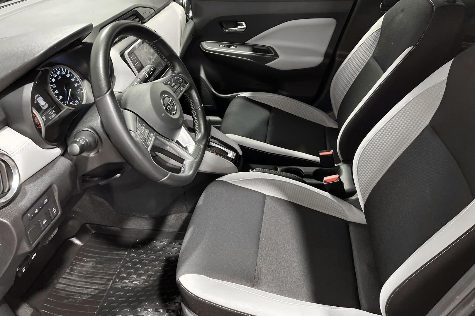 Nissan Micra iso kuva 7