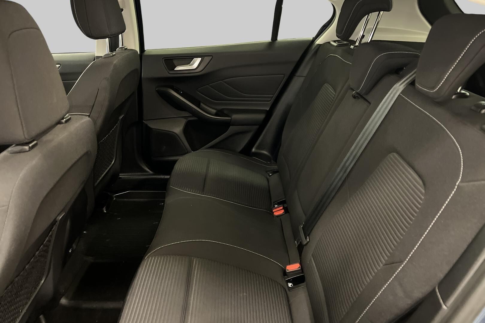 Ford Focus iso kuva 18