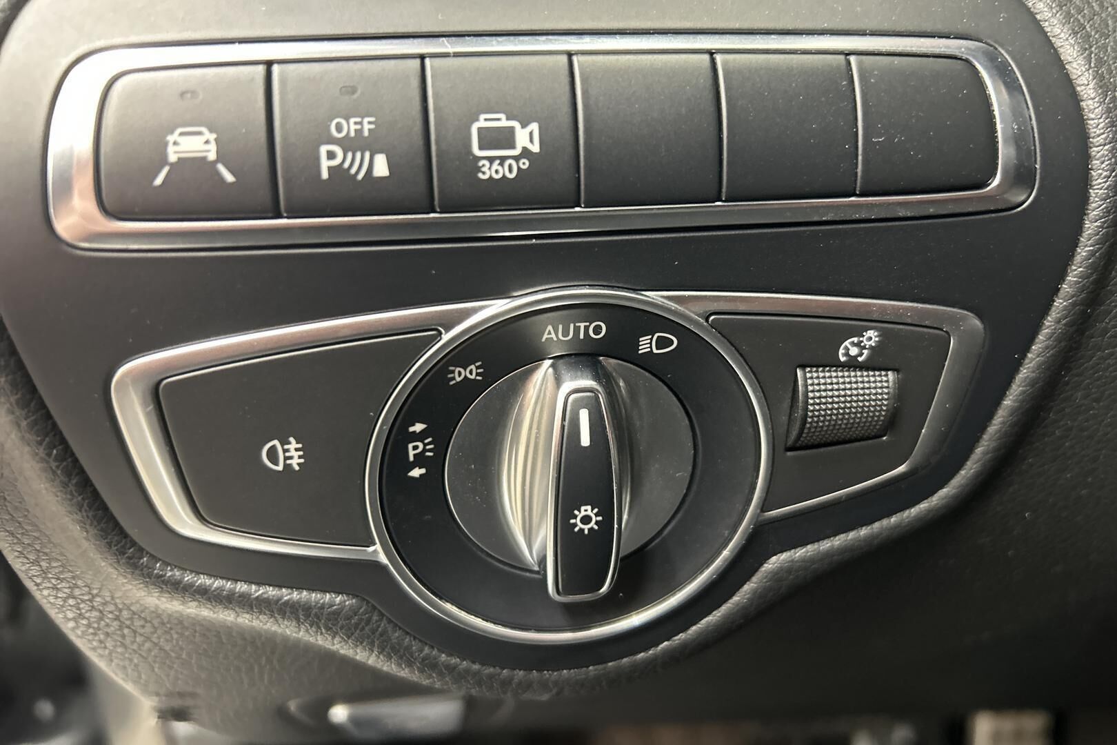 MERCEDES-BENZ GLC iso kuva 17