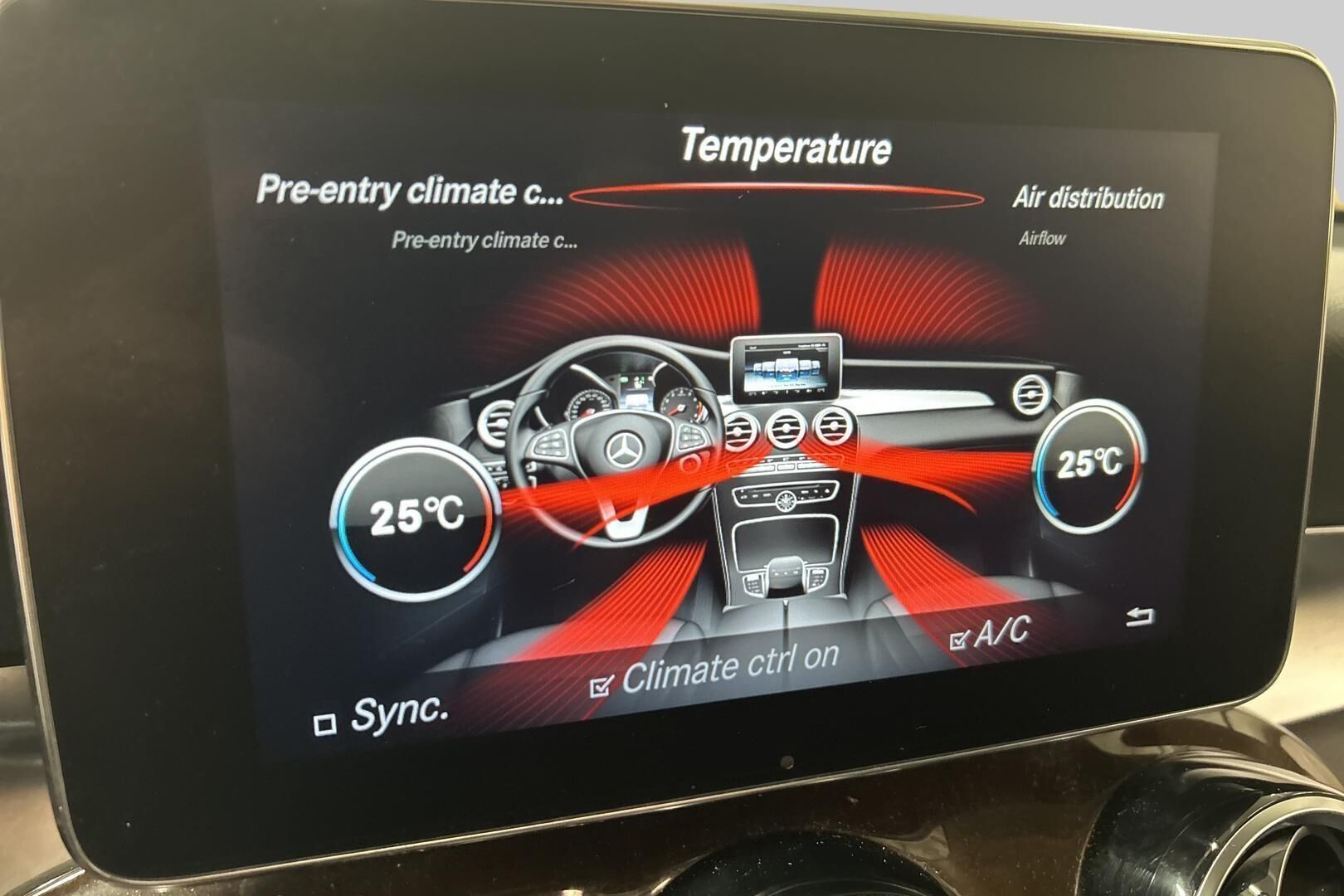 MERCEDES-BENZ GLC iso kuva 24