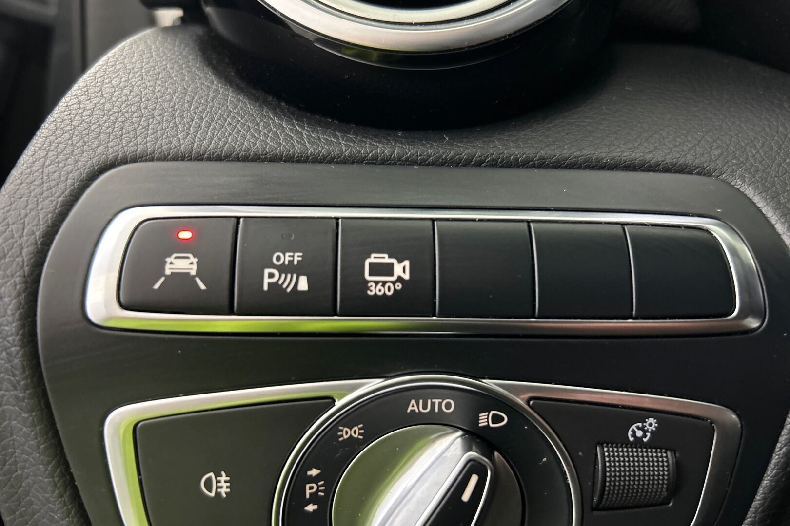 MERCEDES-BENZ GLC iso kuva 19