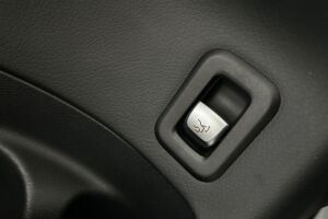 MERCEDES-BENZ GLC esikatselu 22