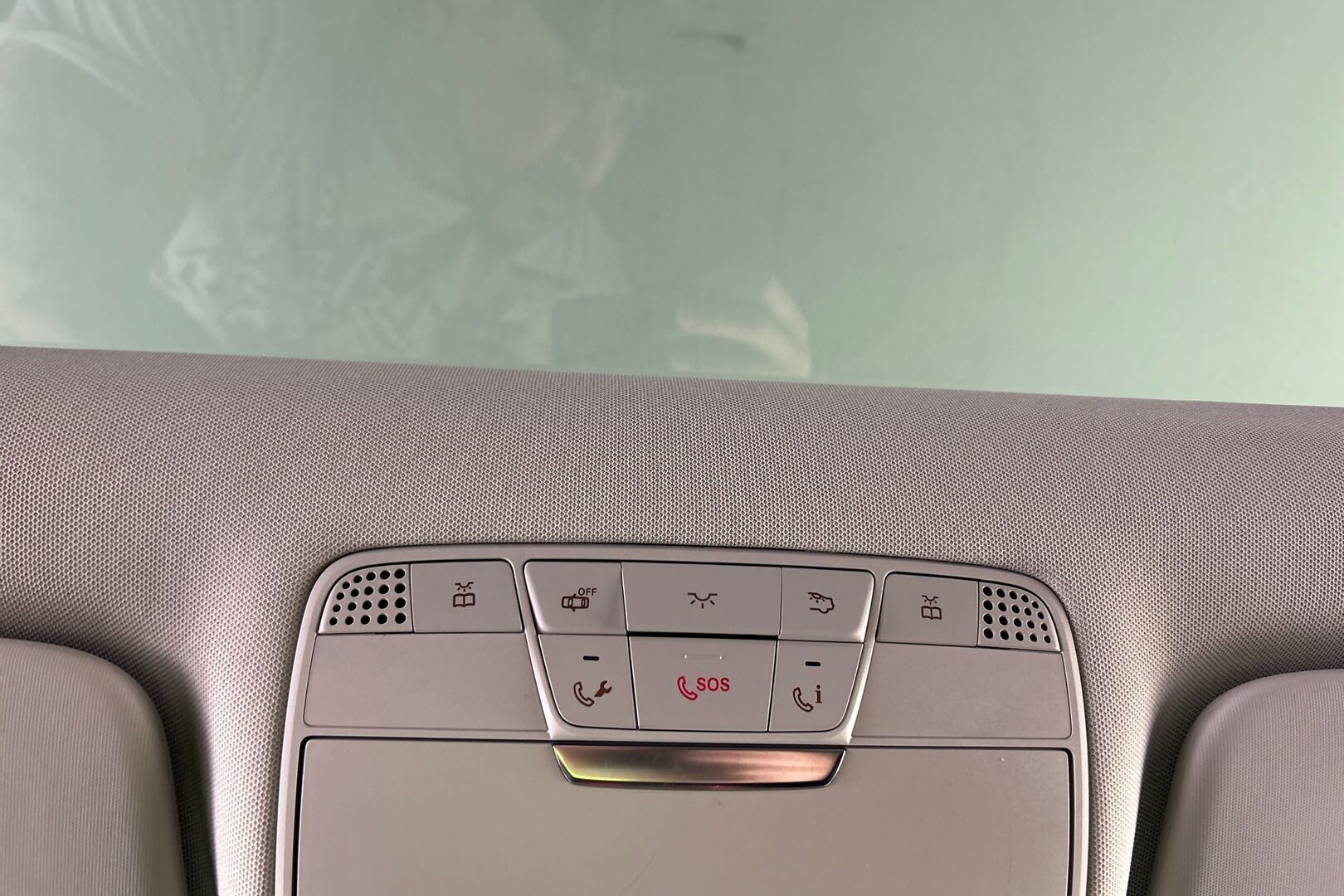 MERCEDES-BENZ GLC iso kuva 23