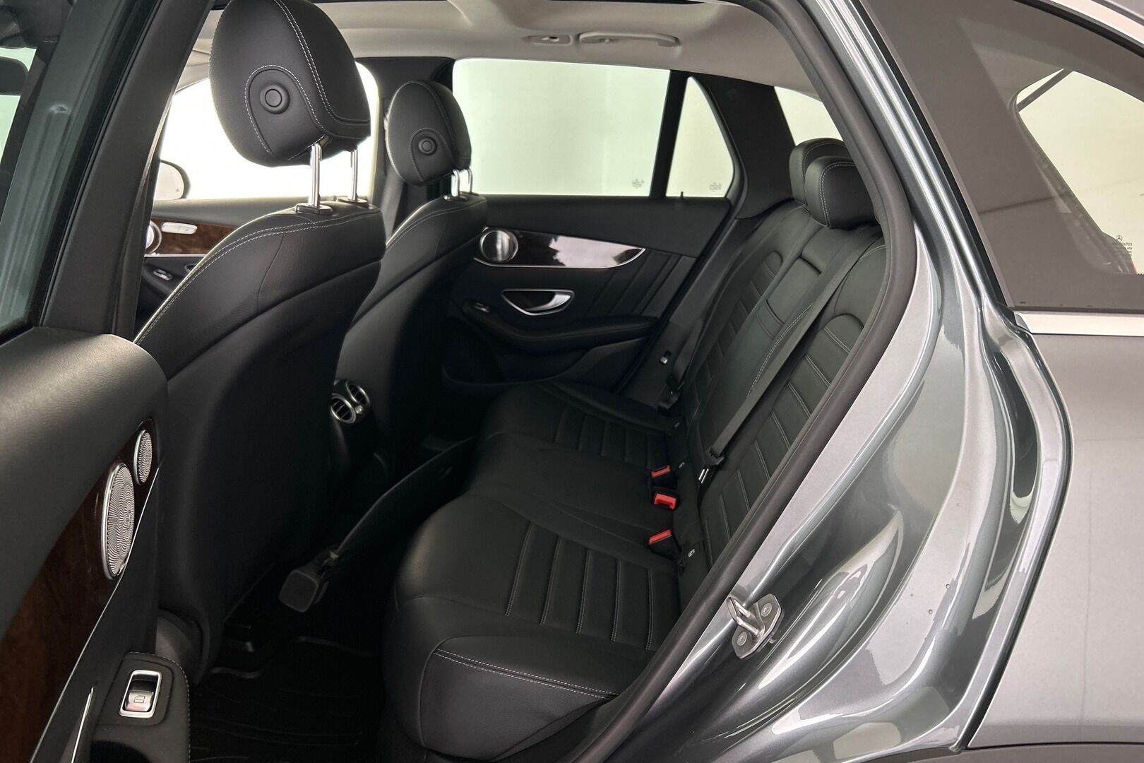 MERCEDES-BENZ GLC iso kuva 9