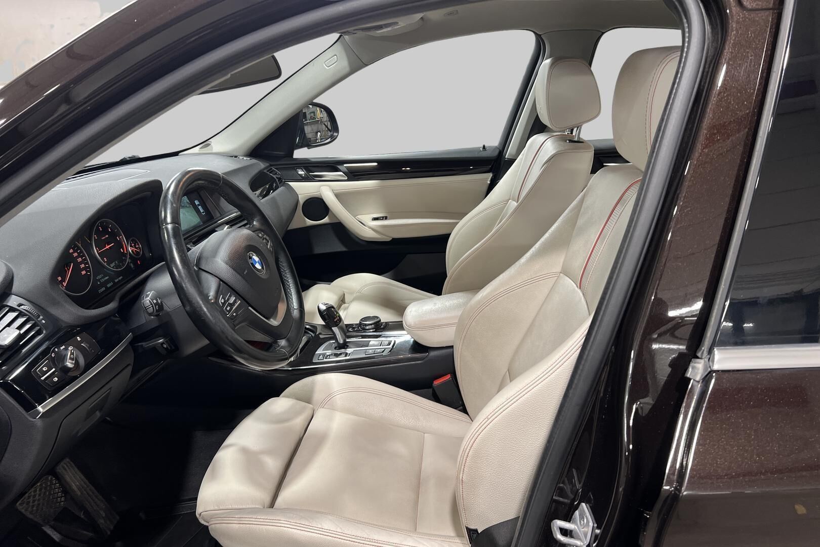 BMW X4 iso kuva 5