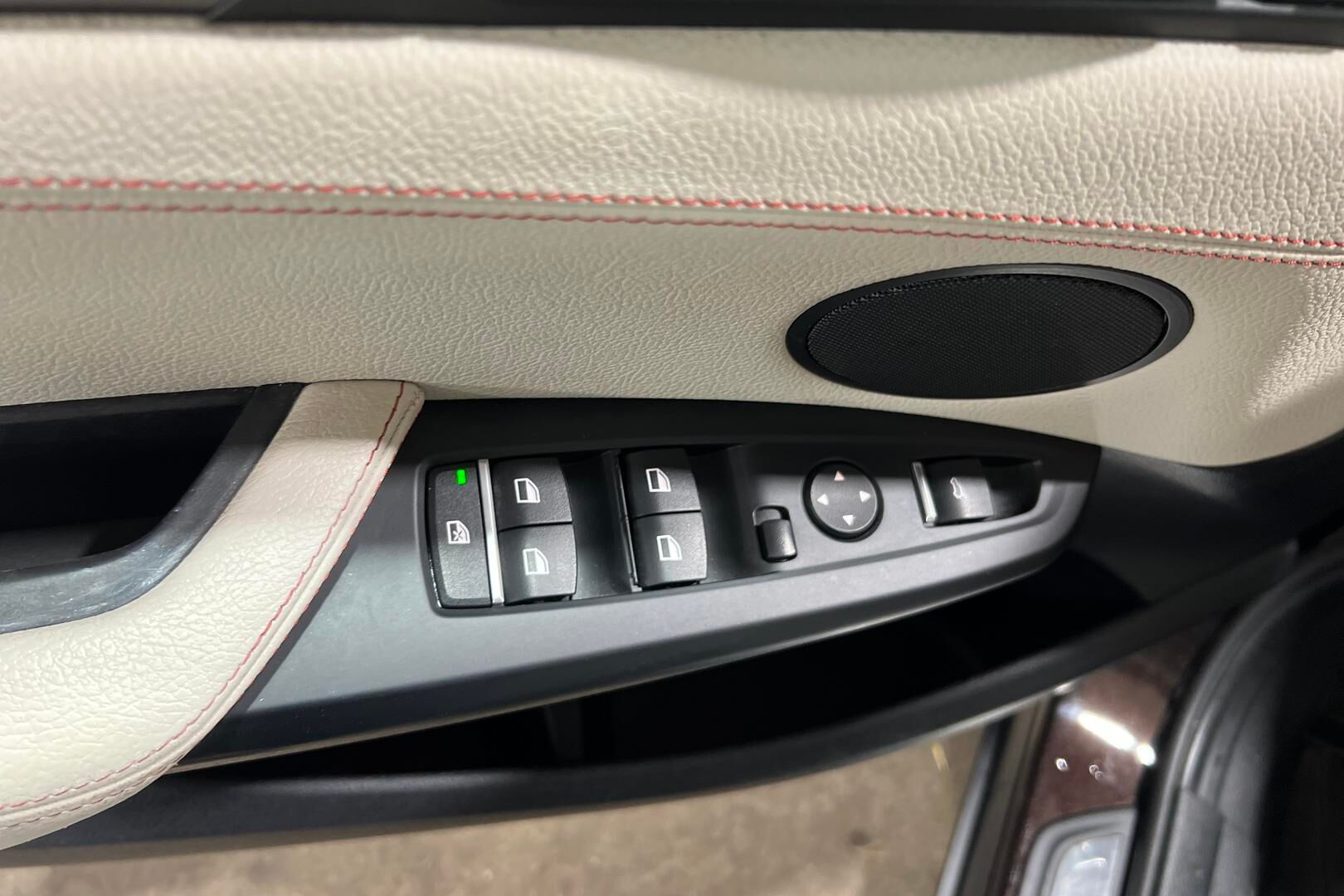 BMW X4 iso kuva 7