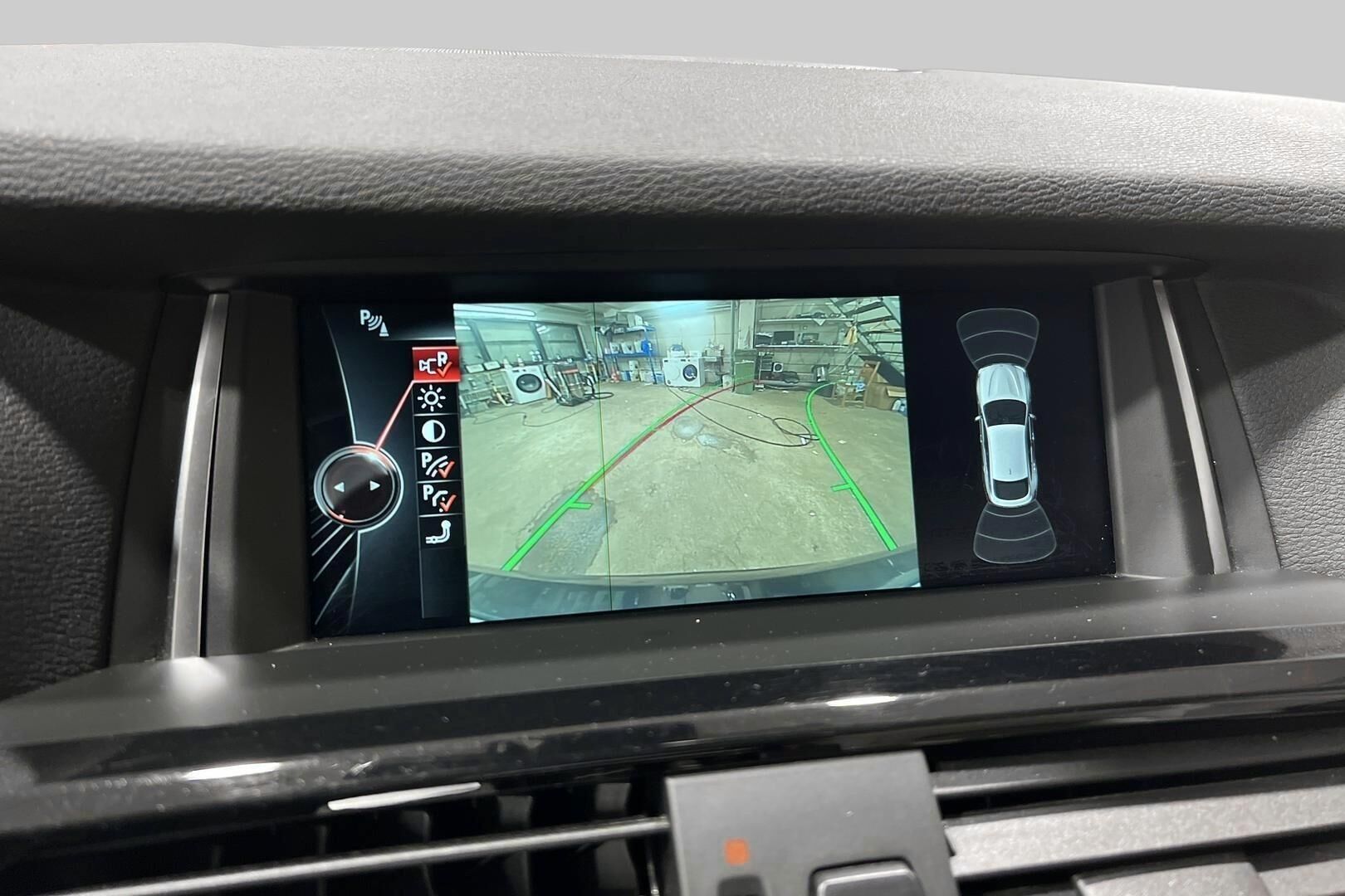 BMW X4 iso kuva 19