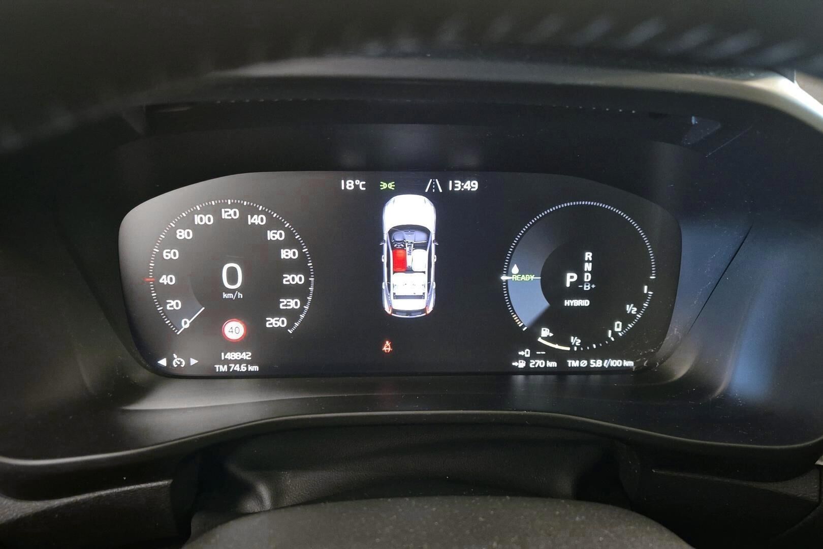 Volvo XC40 iso kuva 14